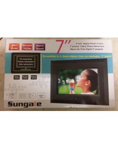 Sungale CD705 7-inch Digital Picture Frame
